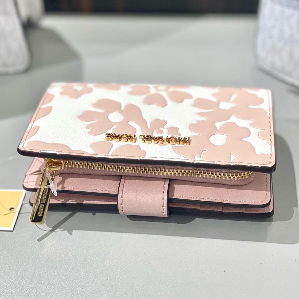 Michael Kors Jet Set Medium Floral Print Bi-Fold Wallet - Picture 11 of 12